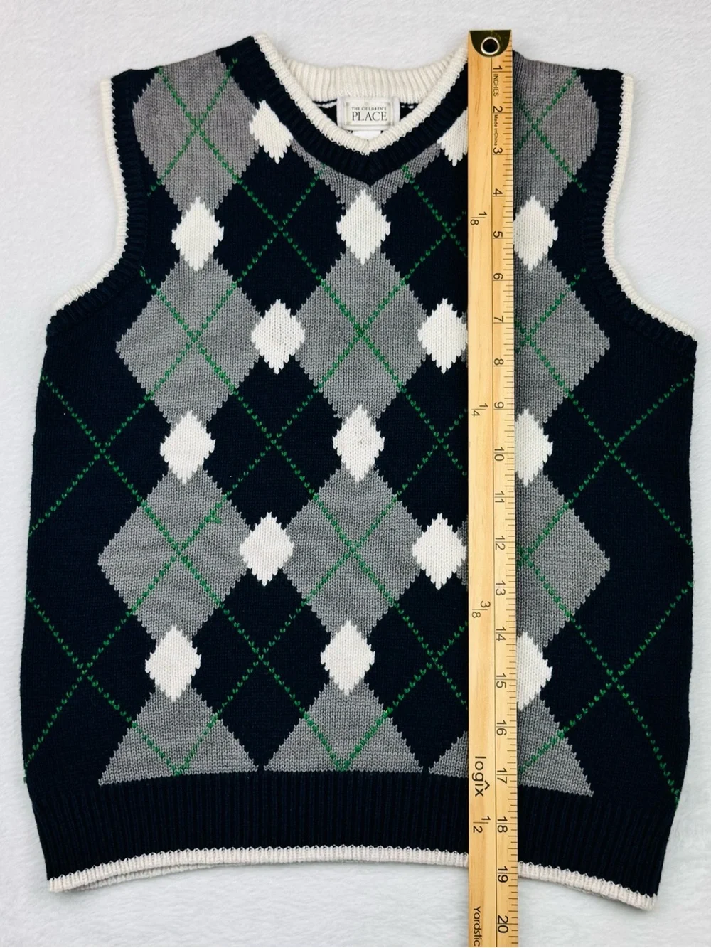 The Children’s Place Lot of 2 Boys Sweater Vest. Both size M (7/8).